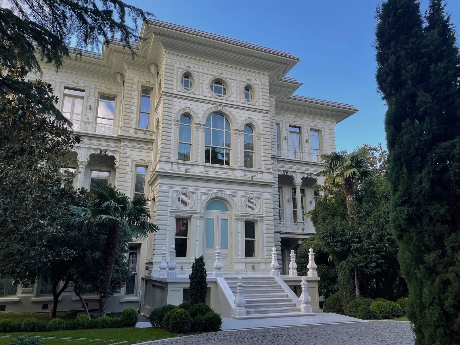 Maison du Savoir project private luxury villa