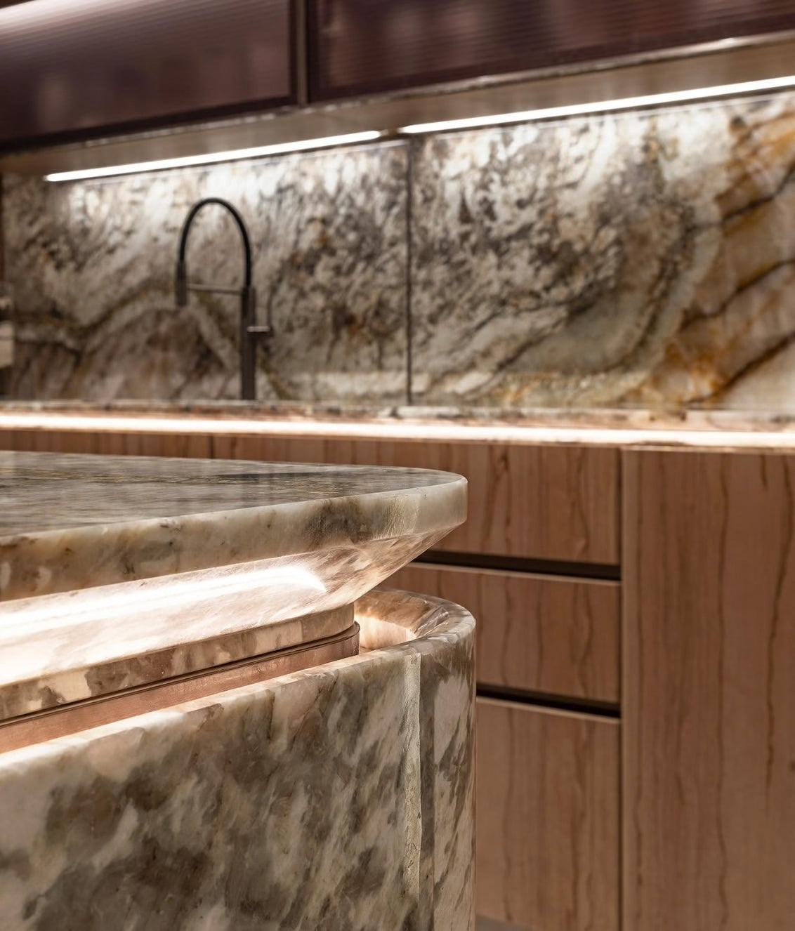 Marble kitchen countertop profile with led lighting and island 